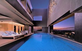 Courtyard By Marriott Vadodara